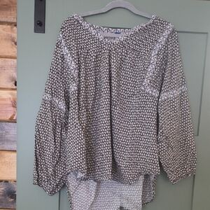 Old Navy Black and White Patterned Blouse
